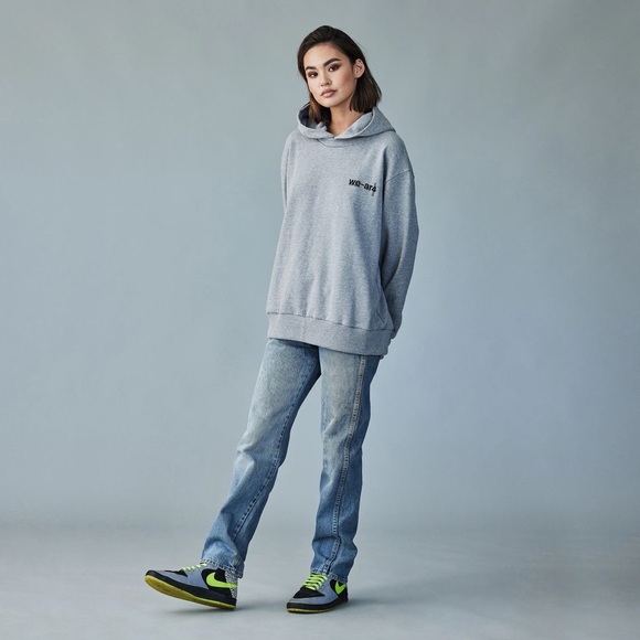 WE-AR4 Logo Hoodie in Grey - Picture 3 of 12